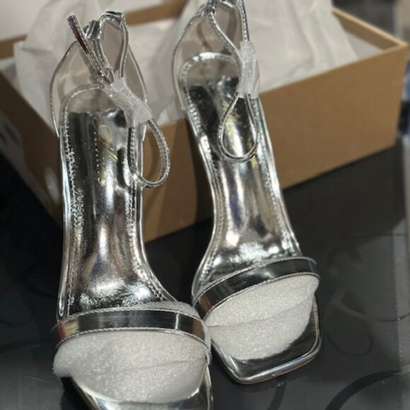 Open Toe Ankle Strap Patent Silver Stiletto Heels Sz 7 - Picture 3 of 7